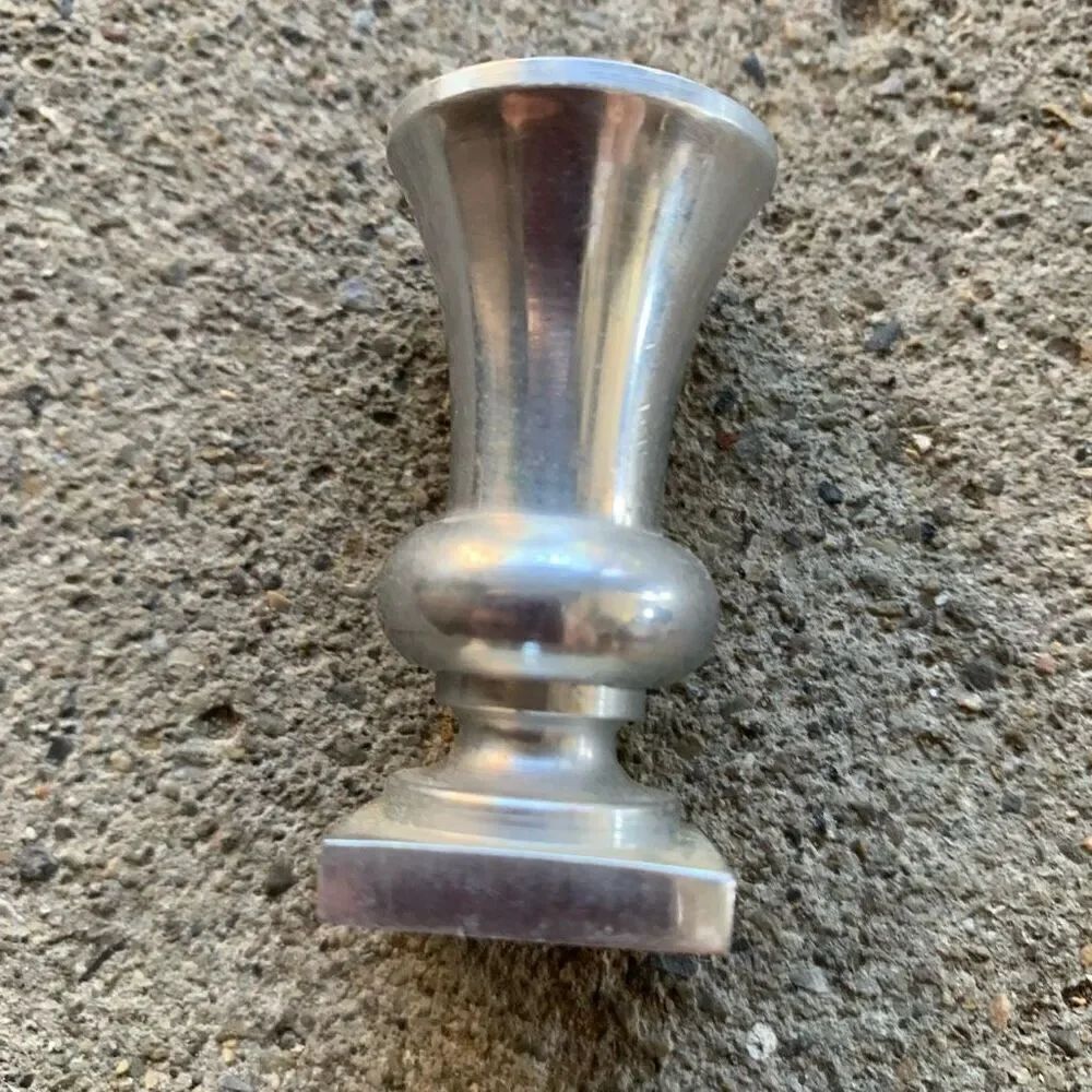 Small Metal Pepper Shaker - Picture 4 of 5